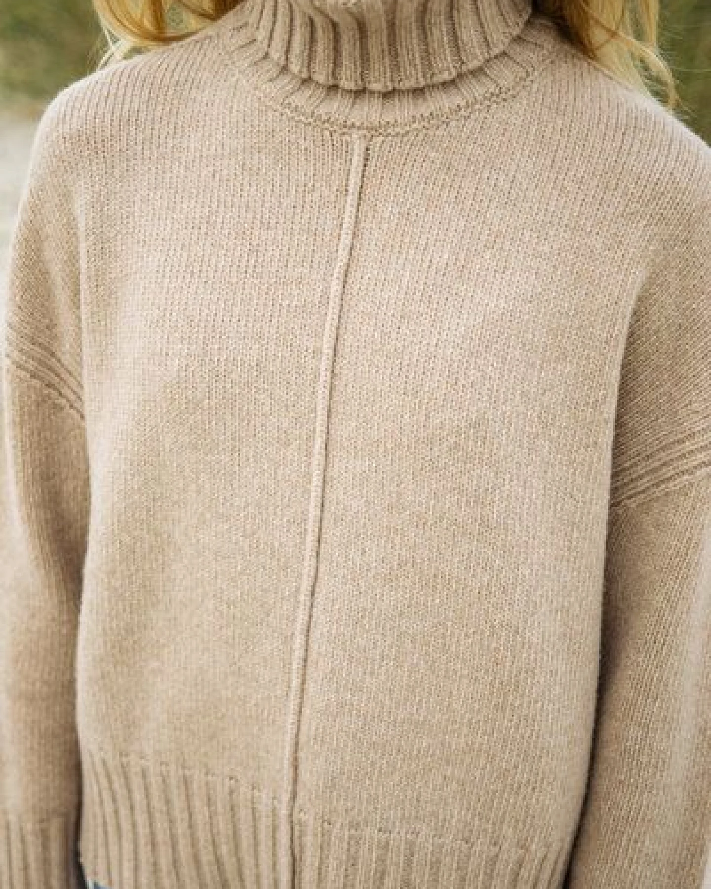 KOLI – Wollstrick Rollkragenpullover (Damen) aus 100% recycelter Merinowolle (GRS) von SALZWASSER – Ansicht 2