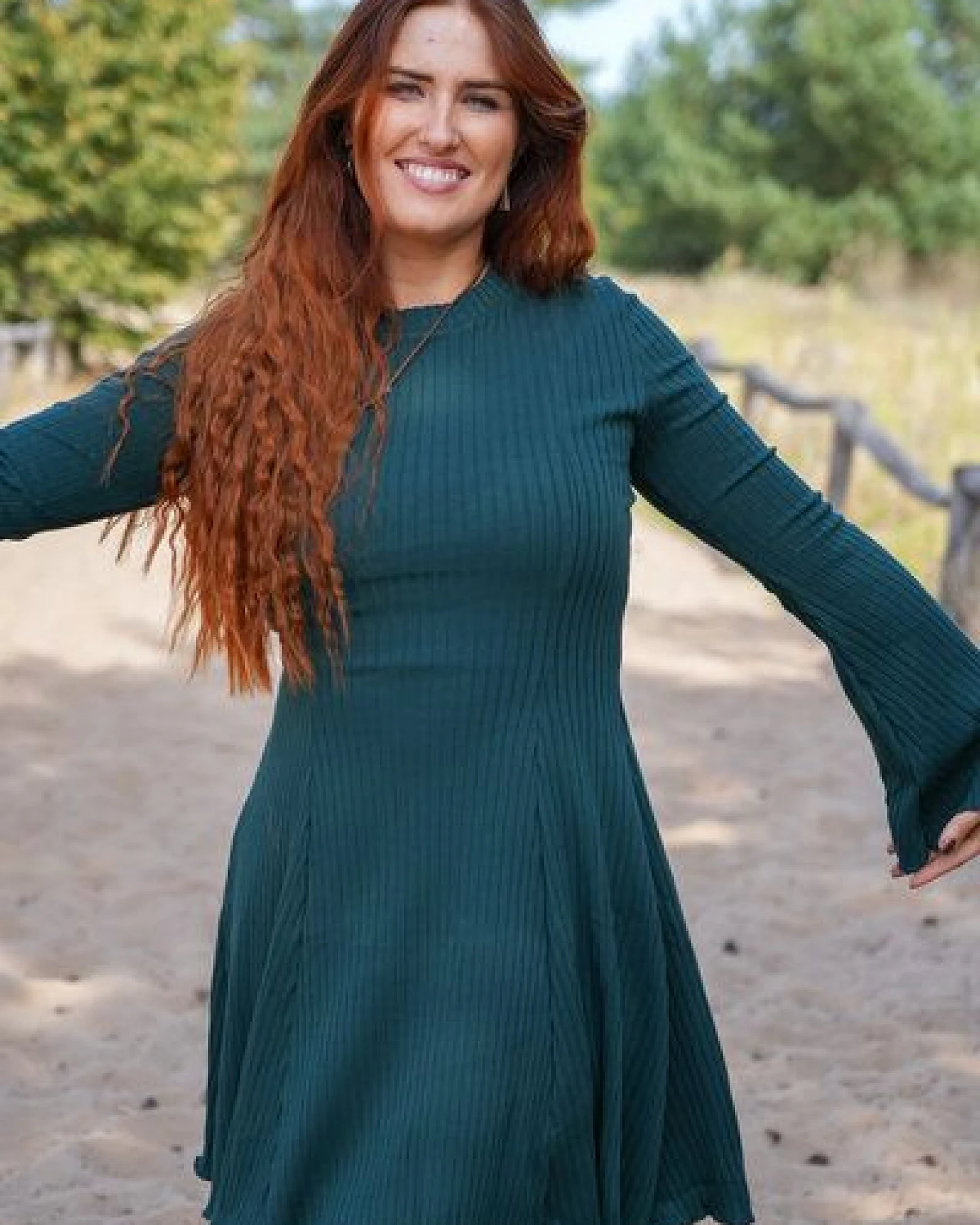 Vivien Joy Feminines Winterkleid - Lya Kleid – Ansicht 3