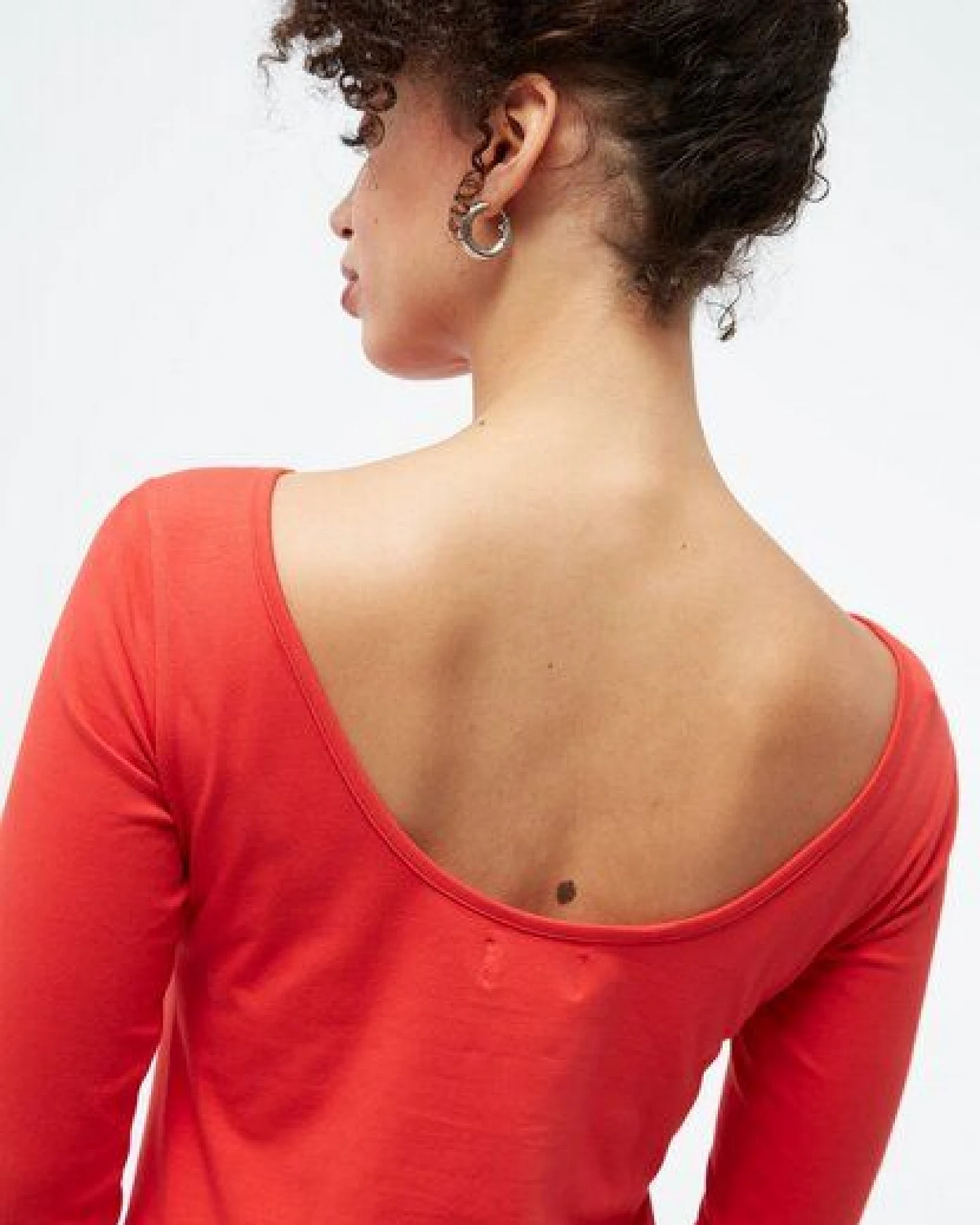 Givn Berlin Longsleeve GBMIMI aus Bio-Baumwolle mit tiefem Rückenausschnitt – Ansicht 3