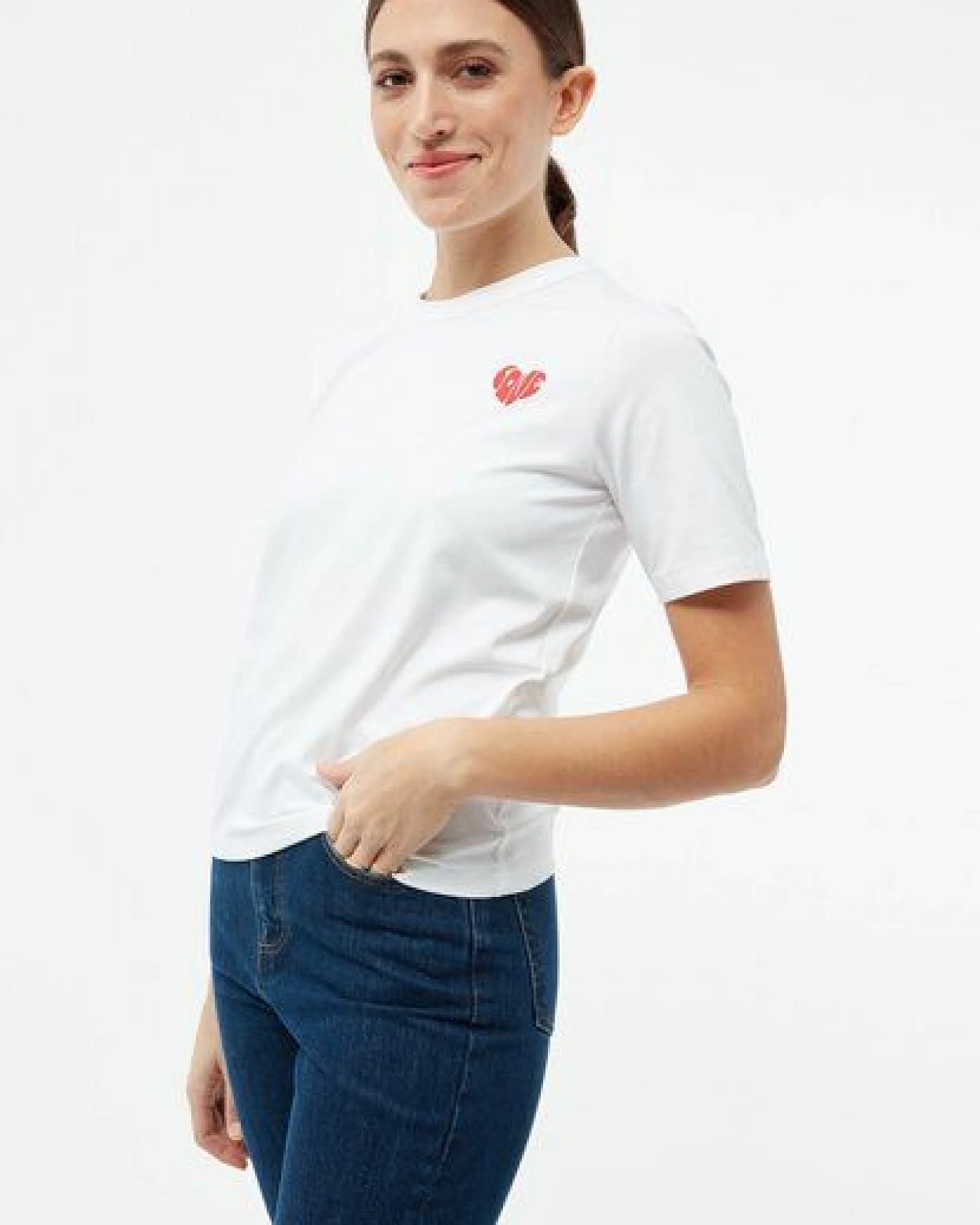 Givn Berlin T-Shirt GBRUTH (Love Heart) aus Bio-Baumwolle - White – Ansicht 3