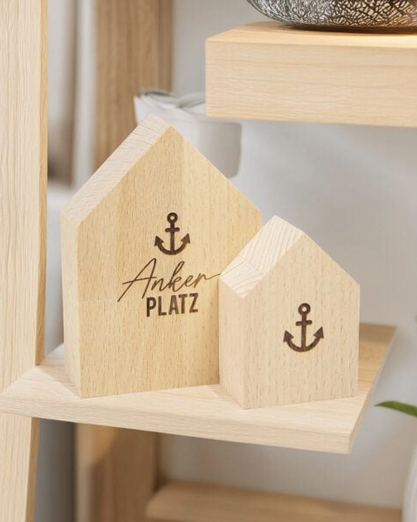 Bow & Hummingbird Kleines Deko-Holzhäuschen Anker – Ansicht 3