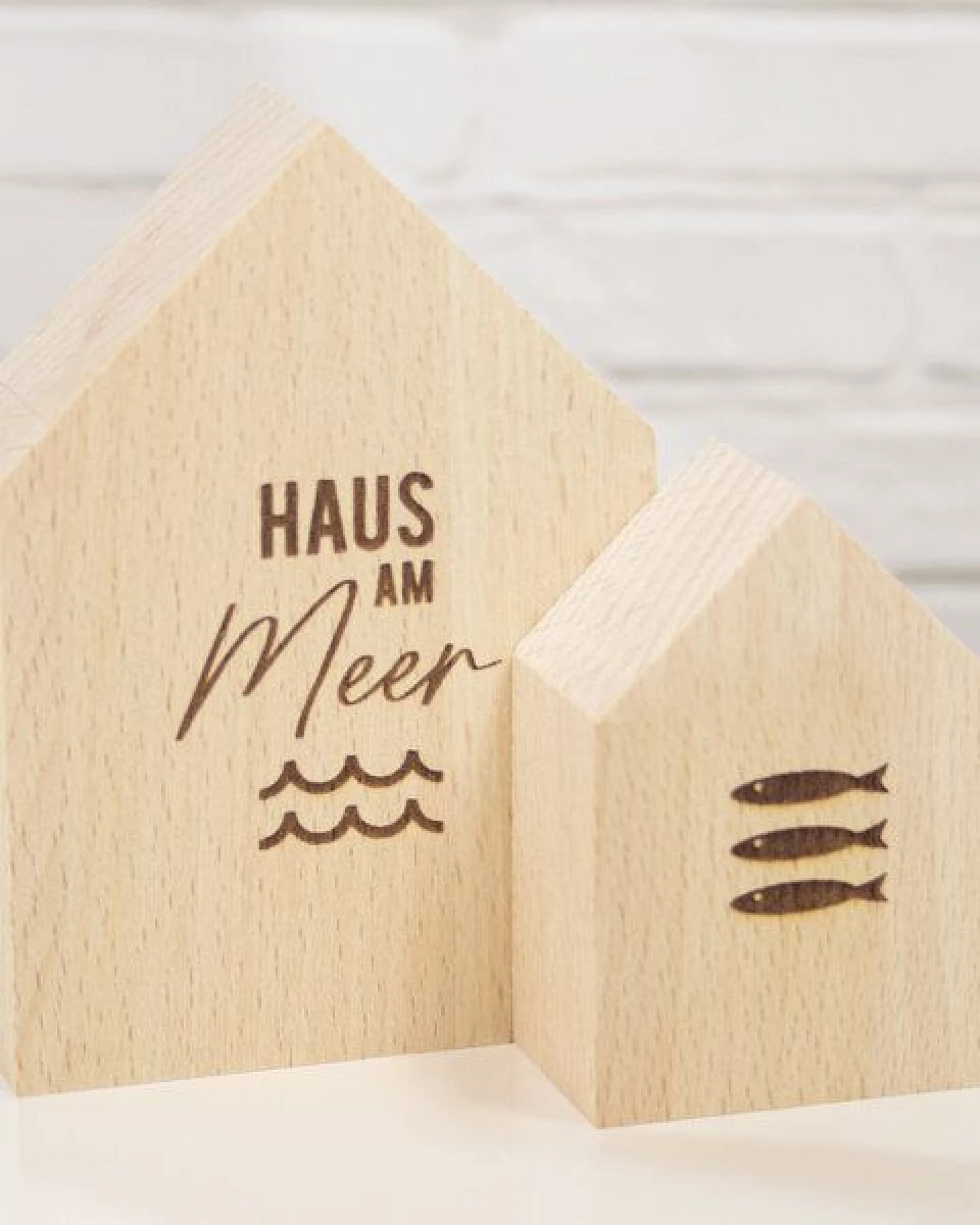 Bow & Hummingbird Kleines Deko-Holzhäuschen Fische – Ansicht 2