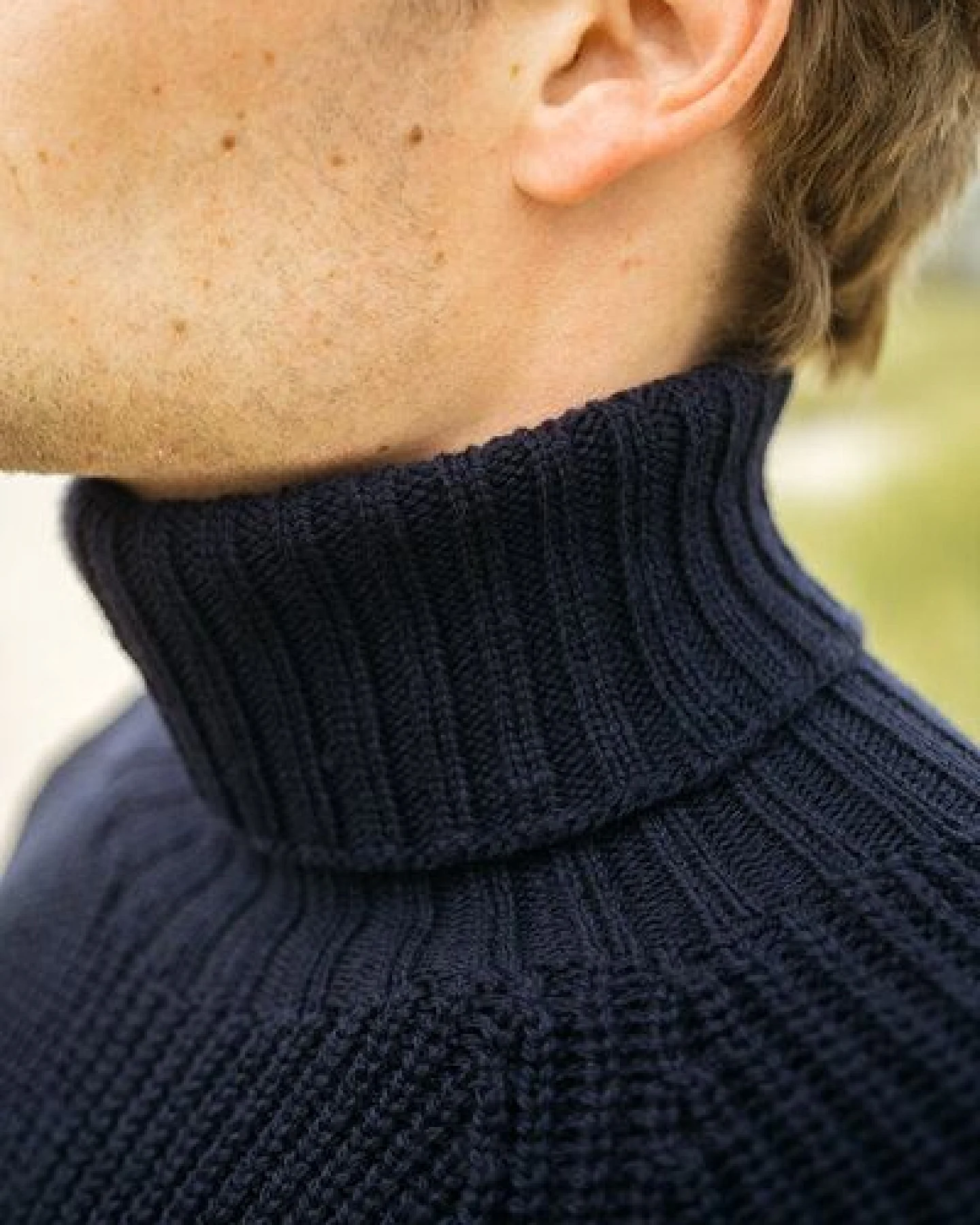 NORDKAP – Grobstrick Rollkragenpullover (Herren) aus 100% Merinowolle (RWS) von SALZWASSER – Ansicht 2