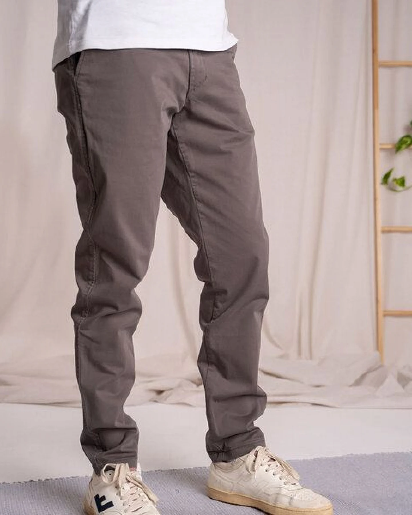 Vresh Clothing Vabiolo - Chino aus Biobaumwoll-Mix – Ansicht 3