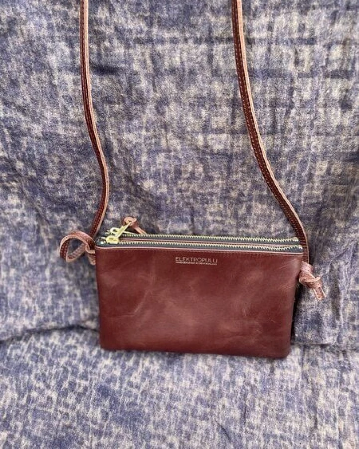 ELEKTROPULLI Lederhandtasche MAT aus Leder mit 2 Reißverschlüssen und 3 Fächern, 3-in-1 Bag