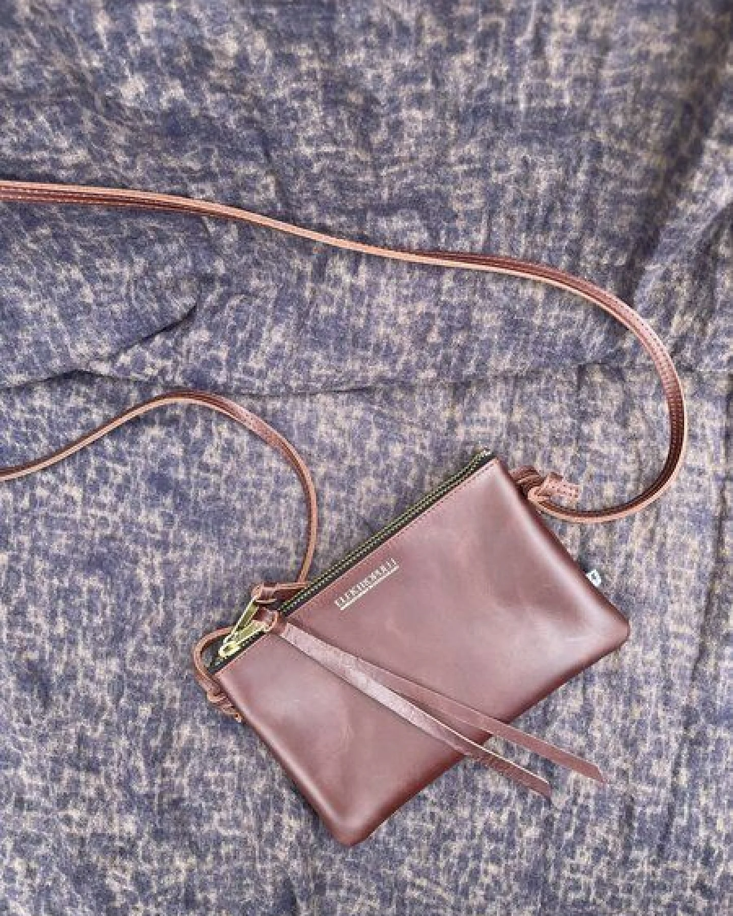ELEKTROPULLI Lederhandtasche MAT aus Leder mit 2 Reißverschlüssen und 3 Fächern, 3-in-1 Bag – Ansicht 2