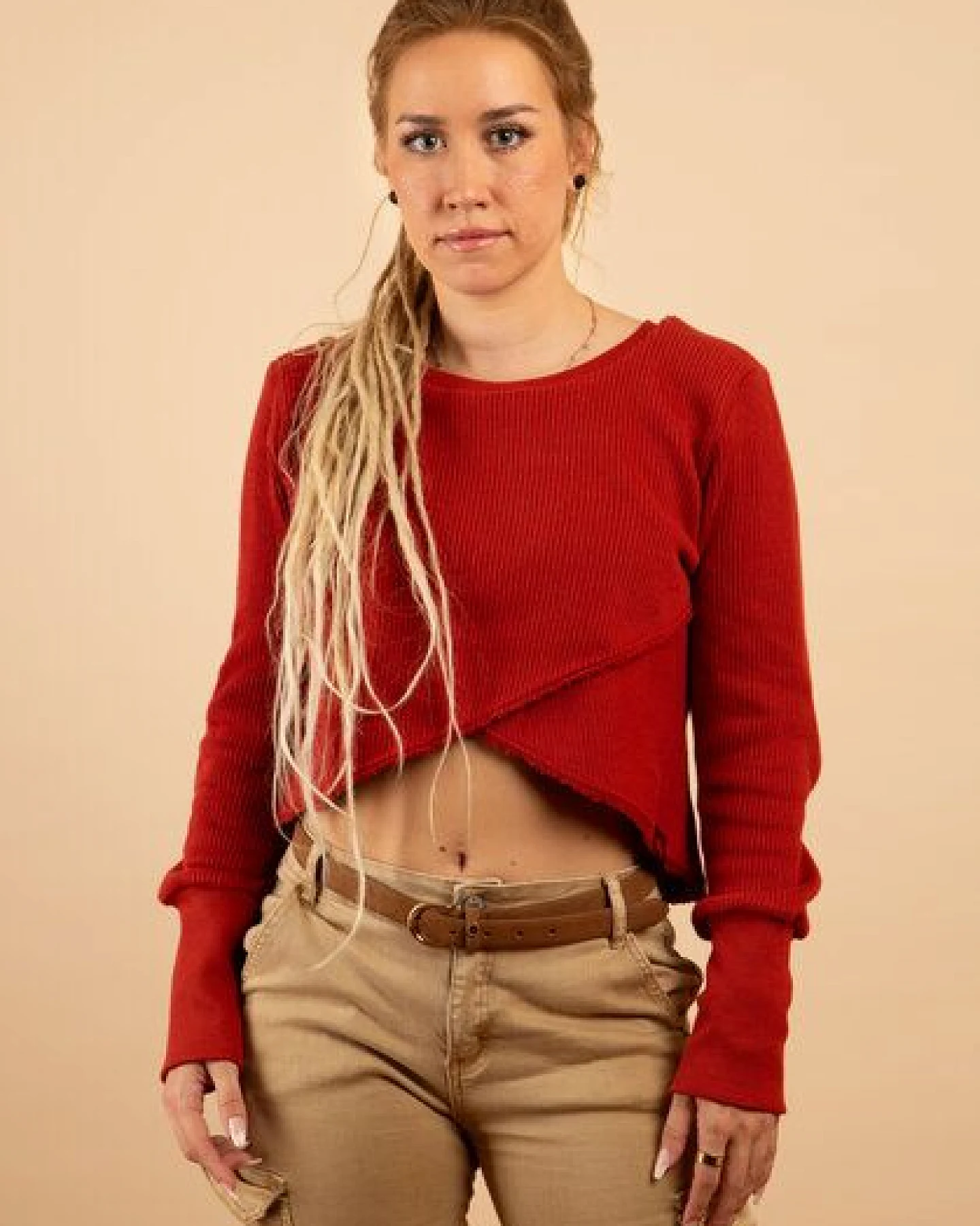 Die rote Zora Strick Kurzsweater – Ansicht 2