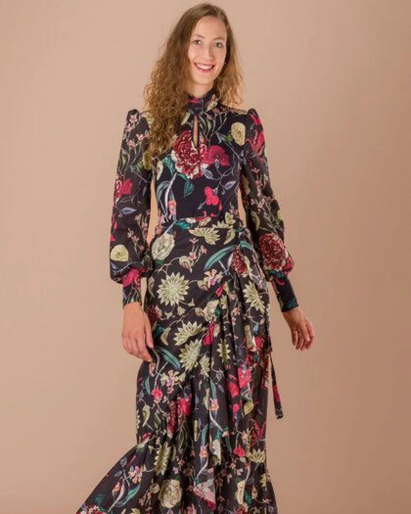 Atelier SNOW Eleganter Body mit Schleifenkragen und Puffärmeln – Ansicht 3