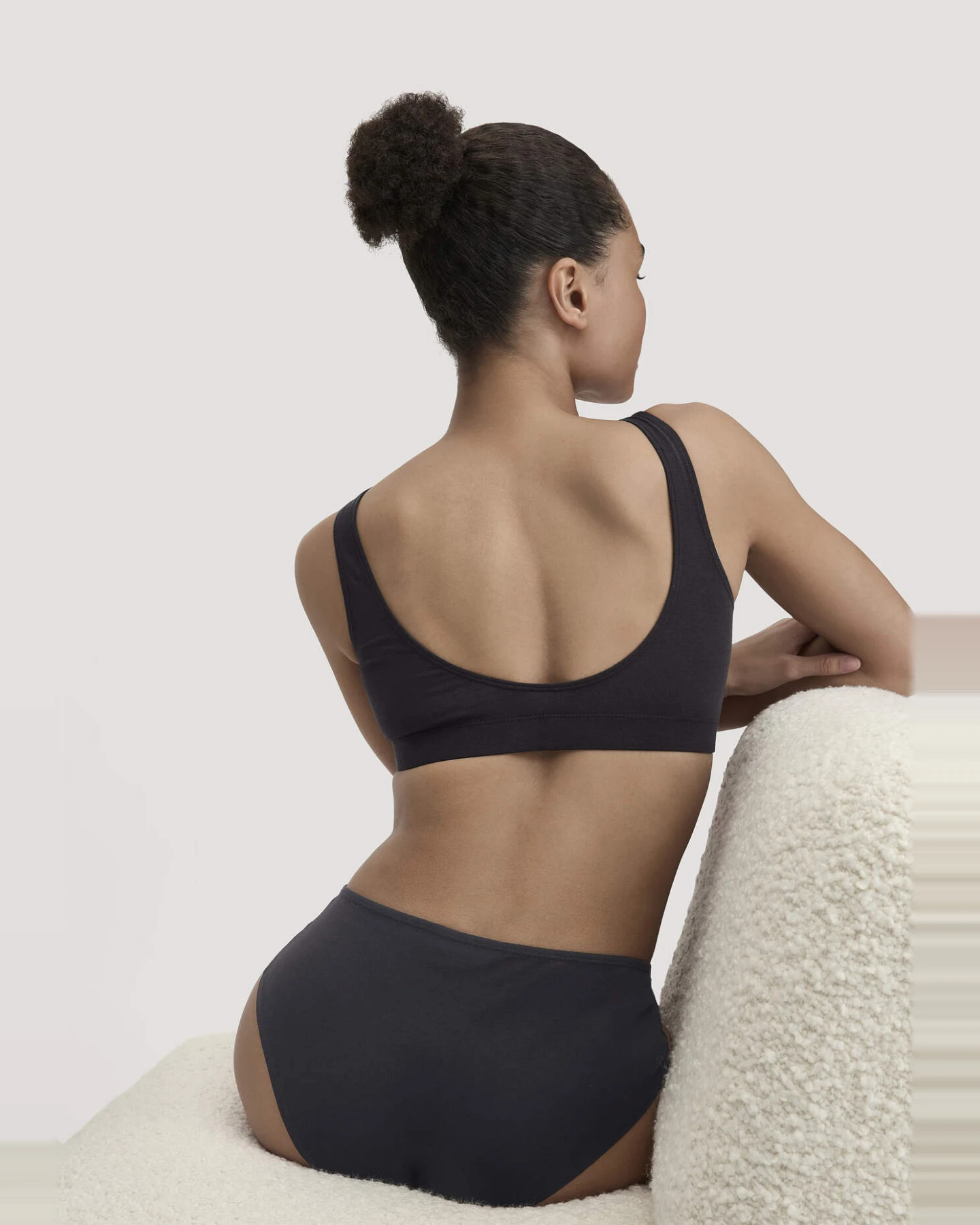 hessnatur Damen Panty Regular Cut im 3er-Pack COTTON FEEL aus Bio-Baumwolle - schwarz - Größe 38 – Ansicht 3
