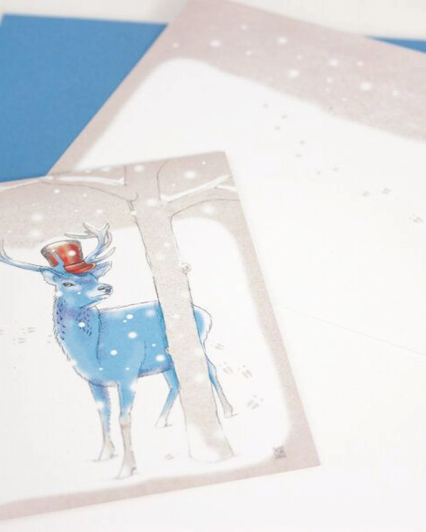 Bow & Hummingbird Grußkarte Hirsch im Schnee – Ansicht 2