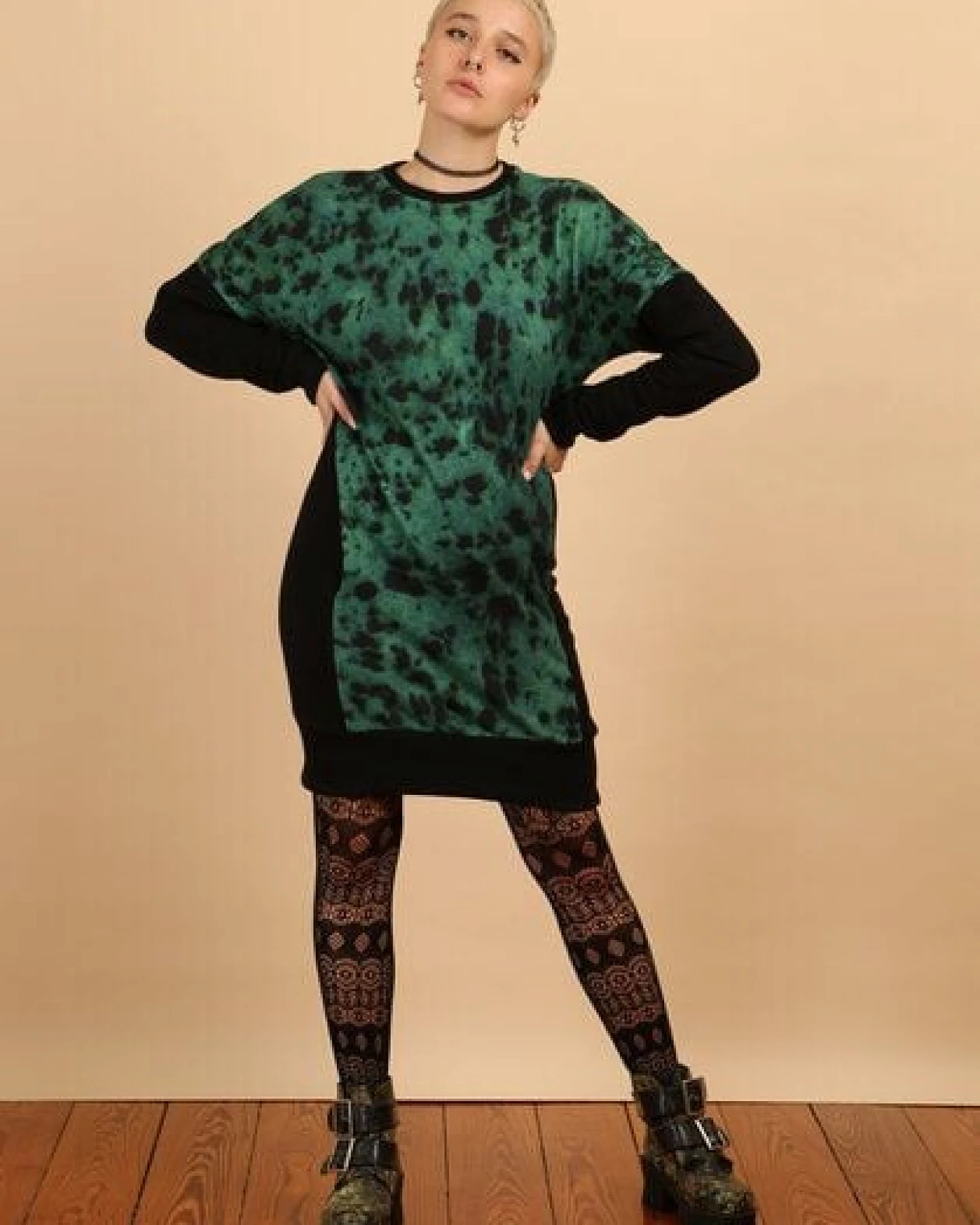 Die rote Zora Sweatkleid mit Taschen – Ansicht 4