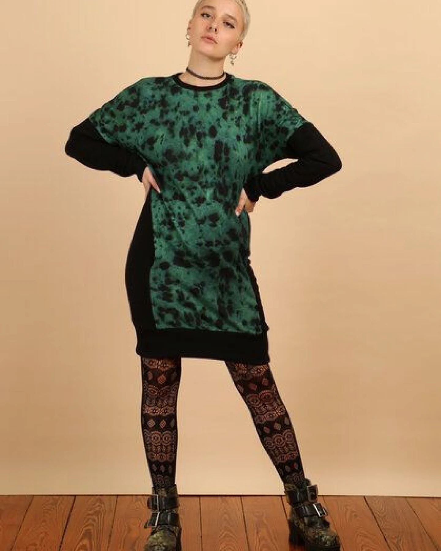 Die rote Zora Sweatkleid mit Taschen – Ansicht 4