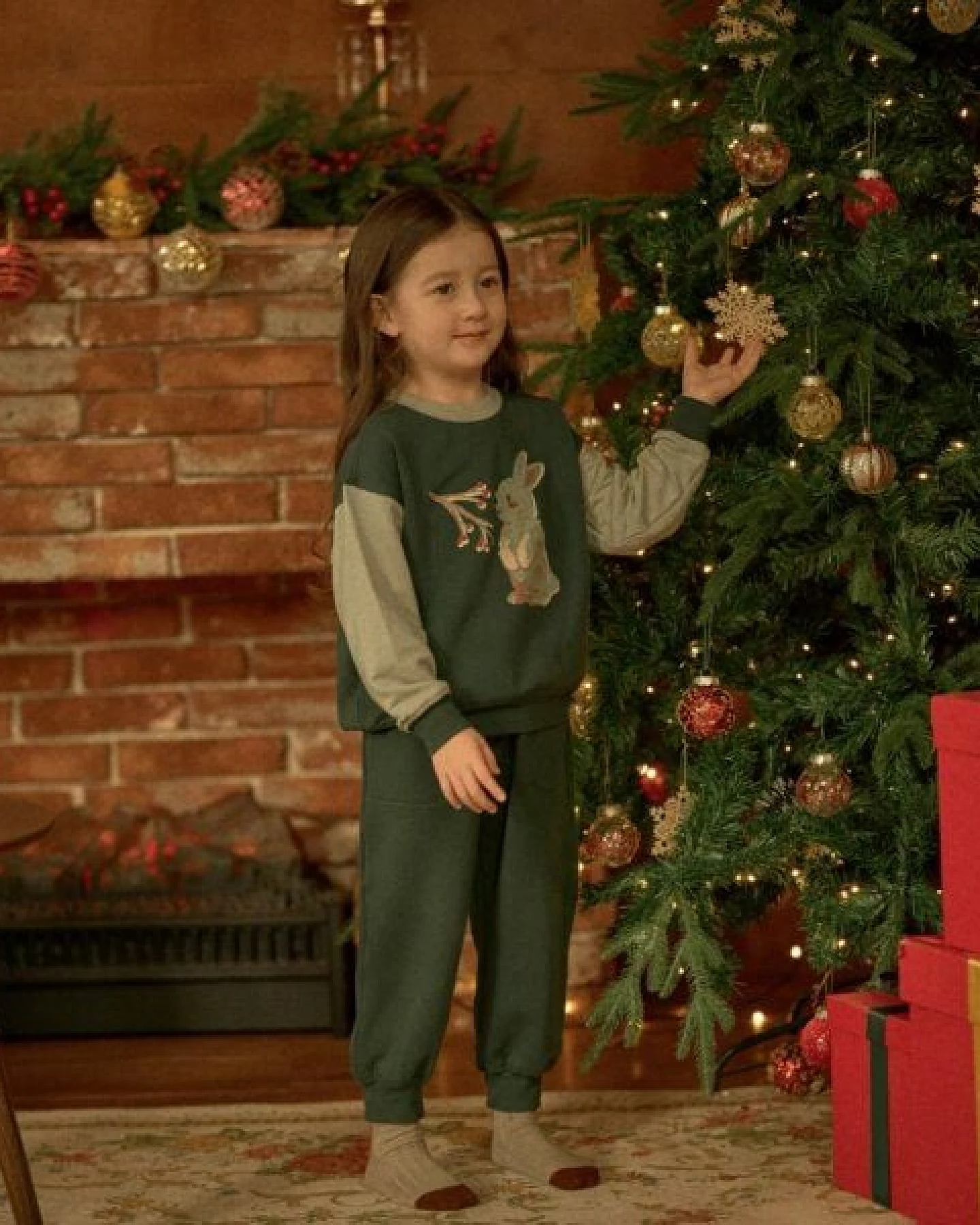 tetoi-vienna TENCEL kuscheliges Kinder Sweatshirt Hose Set "Alpenflausch Hase" – Ansicht 4