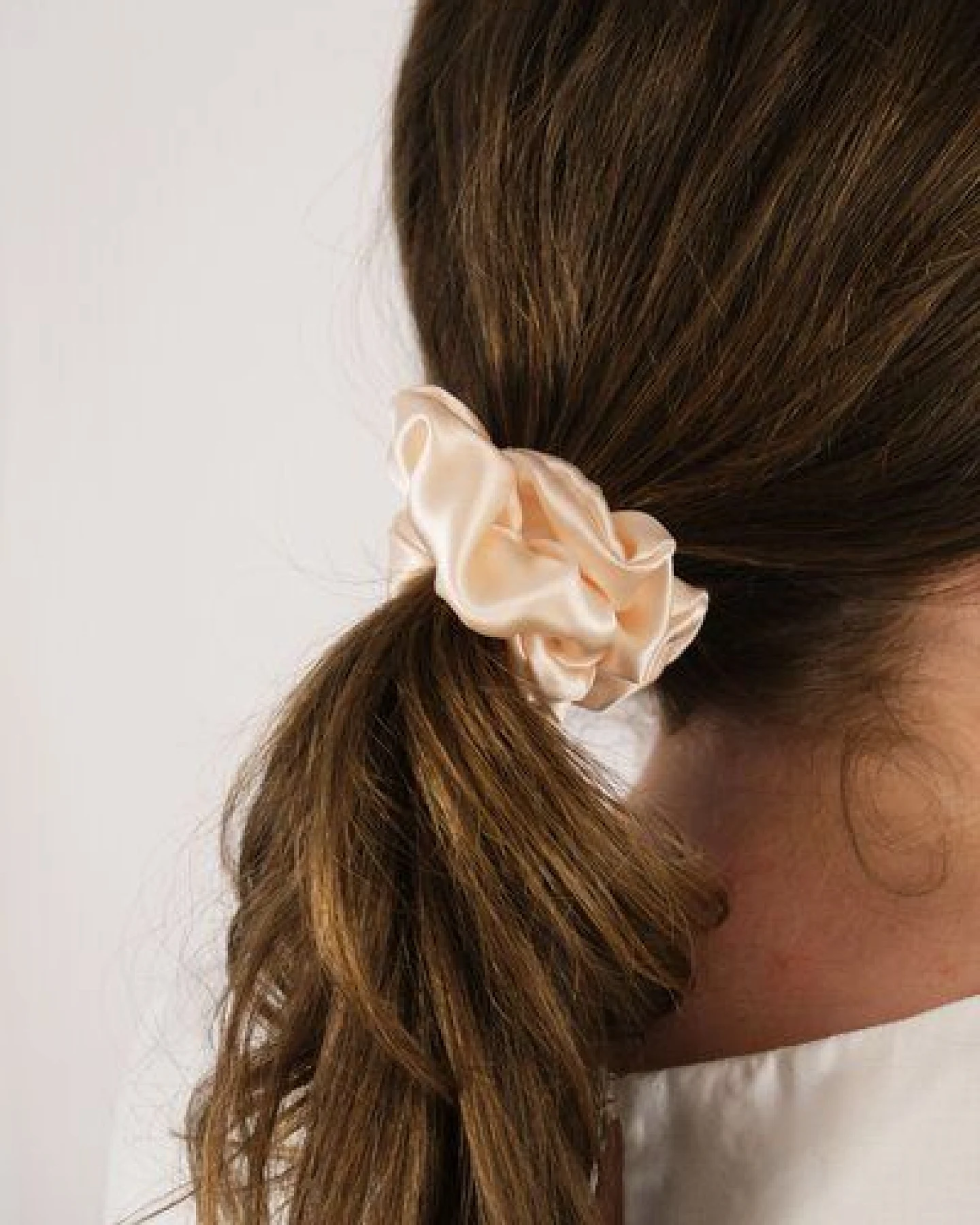 NOE Scrunchie aus nachhaltiger Seide – Ansicht 2
