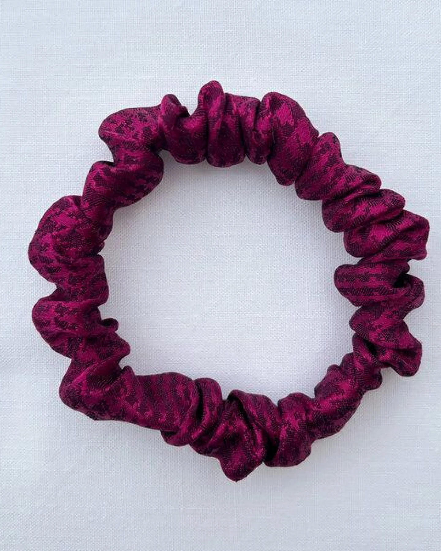 NOE Scrunchie aus nachhaltiger Seide – Ansicht 2