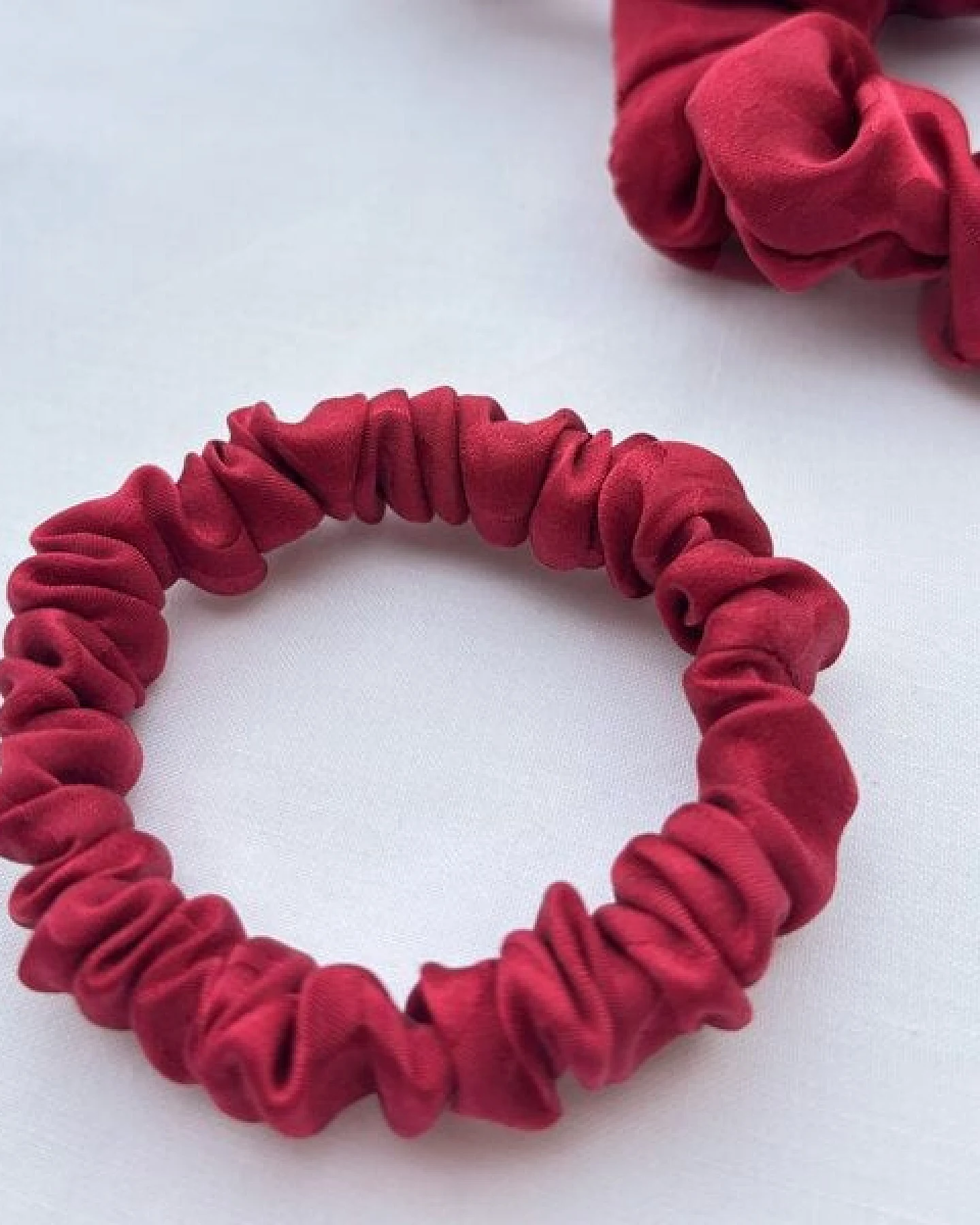 NOE Scrunchie aus nachhaltiger Seide – Ansicht 3