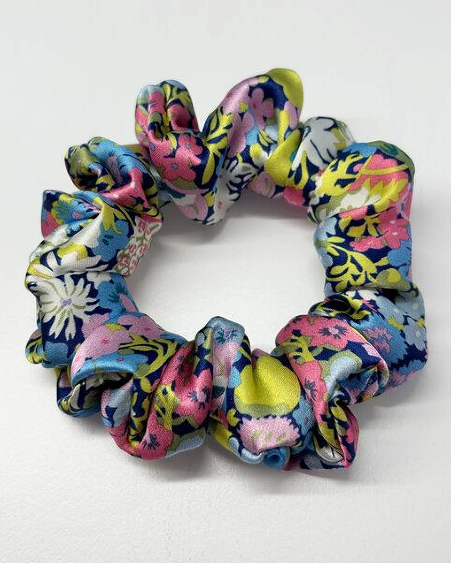 NOE Scrunchie aus nachhaltiger Seide – Ansicht 2