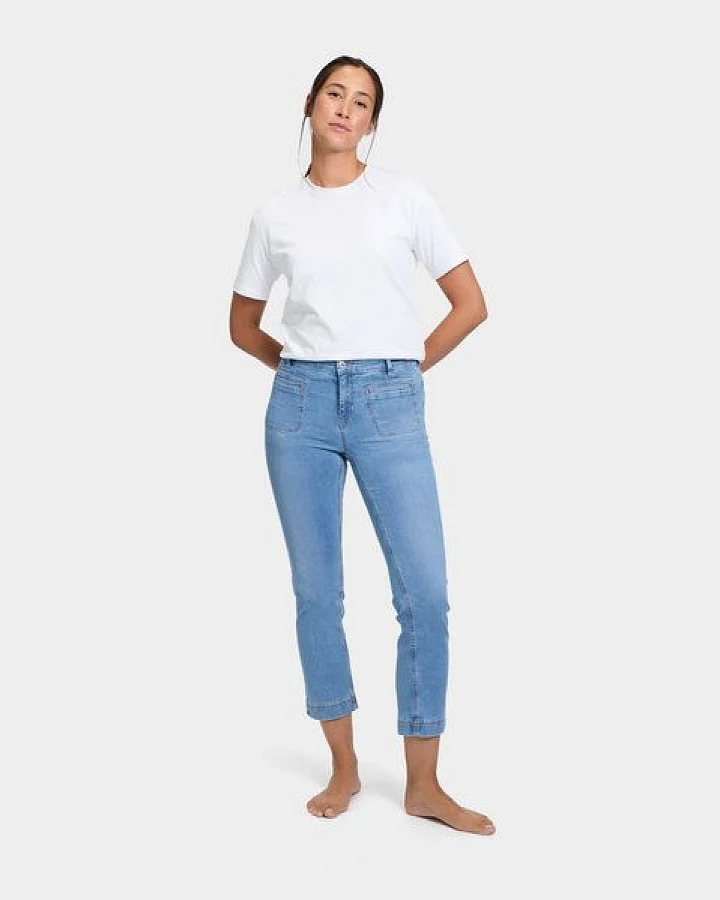 FUTURE:PEOPLE. 05:04 STRAIGHT FIT FANCY - Damen Jeans aus leichtem Stretch-Denim aus Bio-Baumwolle/ Tencel-Mix (30504 0 1004)