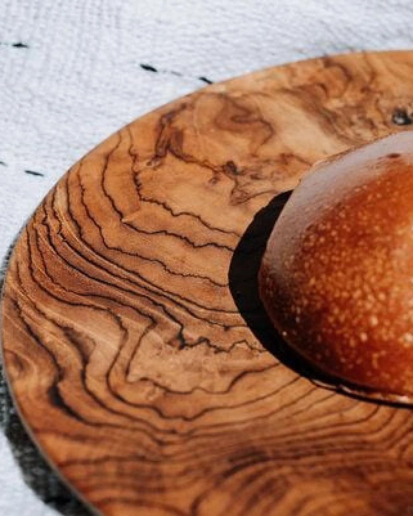 Originalhome Handgefertigte Teakholz Teller, XL – zero waste, vegan & fair produziert. – Ansicht 3