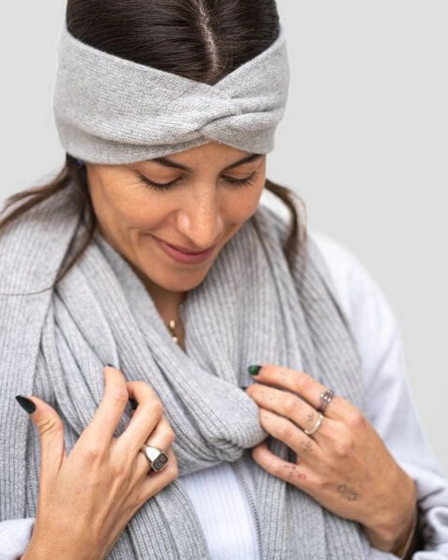 obumi STIRNBAND KNOT AUS KASCHMIR (100% RECYCLED) – Ansicht 4