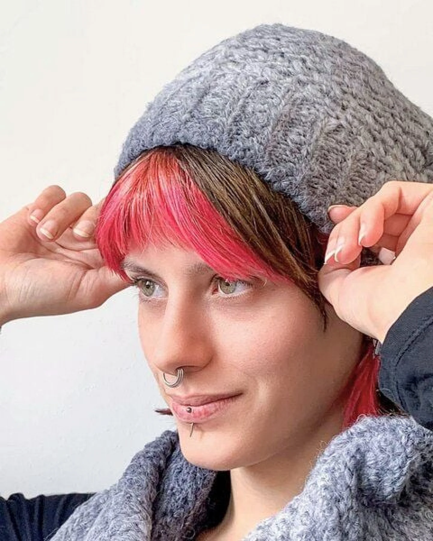 Alma & Lovis Strickmütze im Colorchange aus Alpaka-Woll-Mix – Ansicht 4