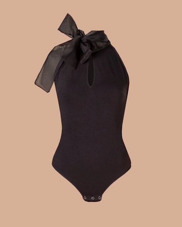 Atelier SNOW Eleganter Neckholder-Body ‘Odessa’ aus Bio-Baumwolle