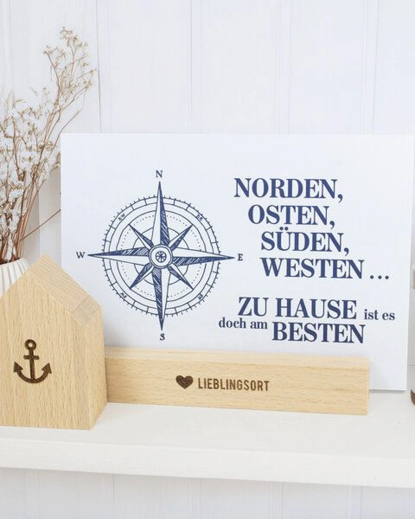 Bow & Hummingbird Kartenständer Lieblingsort aus nachhaltigem Buchenholz – Ansicht 2