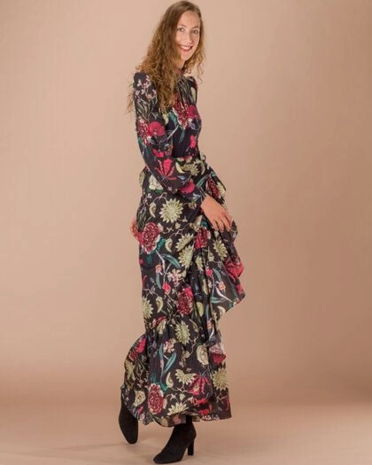 Atelier SNOW Set Body mit Schleifenkragen + Maxi-Wickelrock Camellia – Ansicht 4