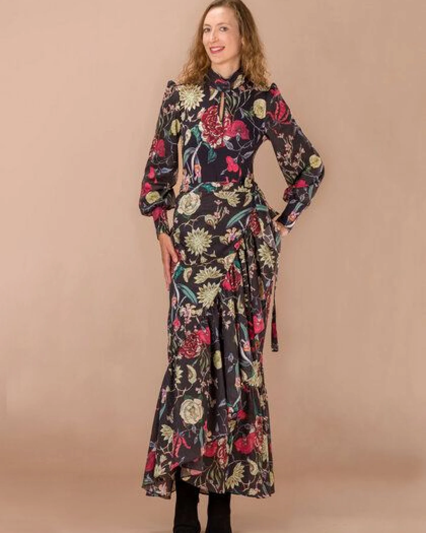 Atelier SNOW Set Body mit Schleifenkragen + Maxi-Wickelrock Camellia – Ansicht 2