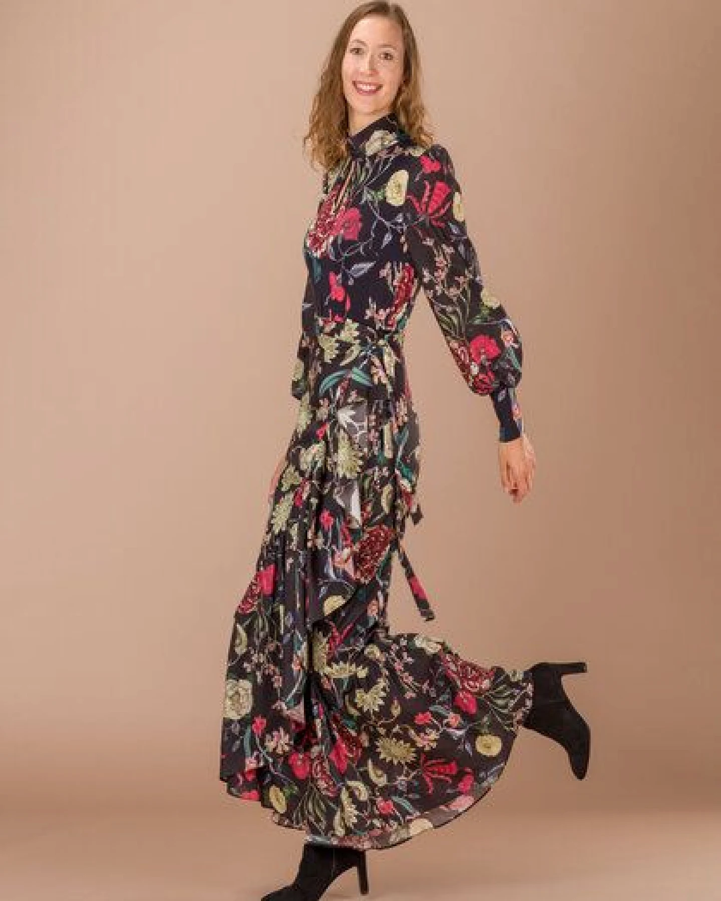 Atelier SNOW Set Body mit Schleifenkragen + Maxi-Wickelrock Camellia – Ansicht 3