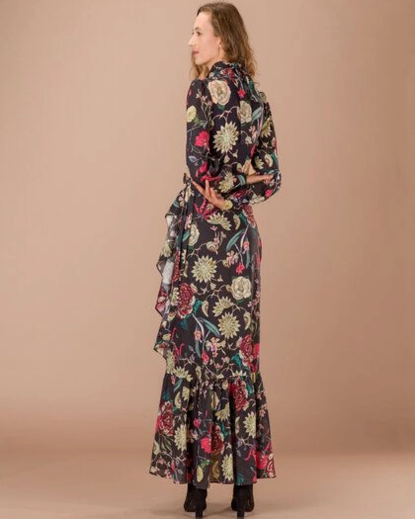 Atelier SNOW Set Body mit Schleifenkragen + Maxi-Wickelrock Camellia – Ansicht 4