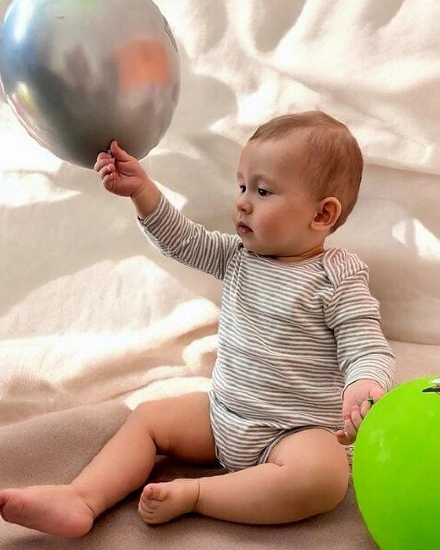 Baby Langarm Bodysuit, gestreift 'OrganicEra' aus Bio Baumwolle – Ansicht 2