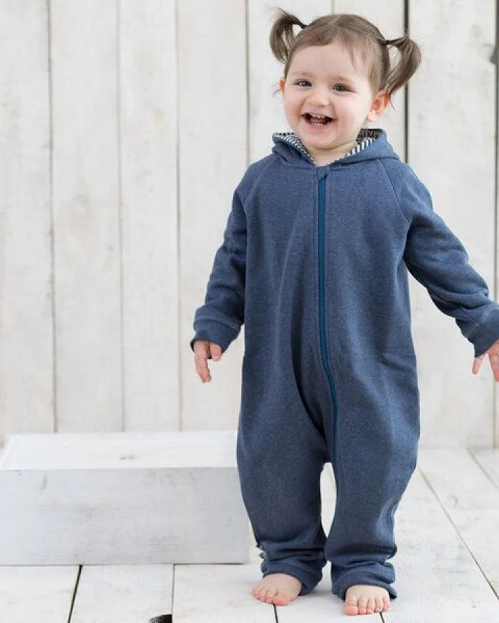 Baby Unisex Jumpsuit mit Reißverschluss 'OrganicEra' aus Bio-Baumwolle