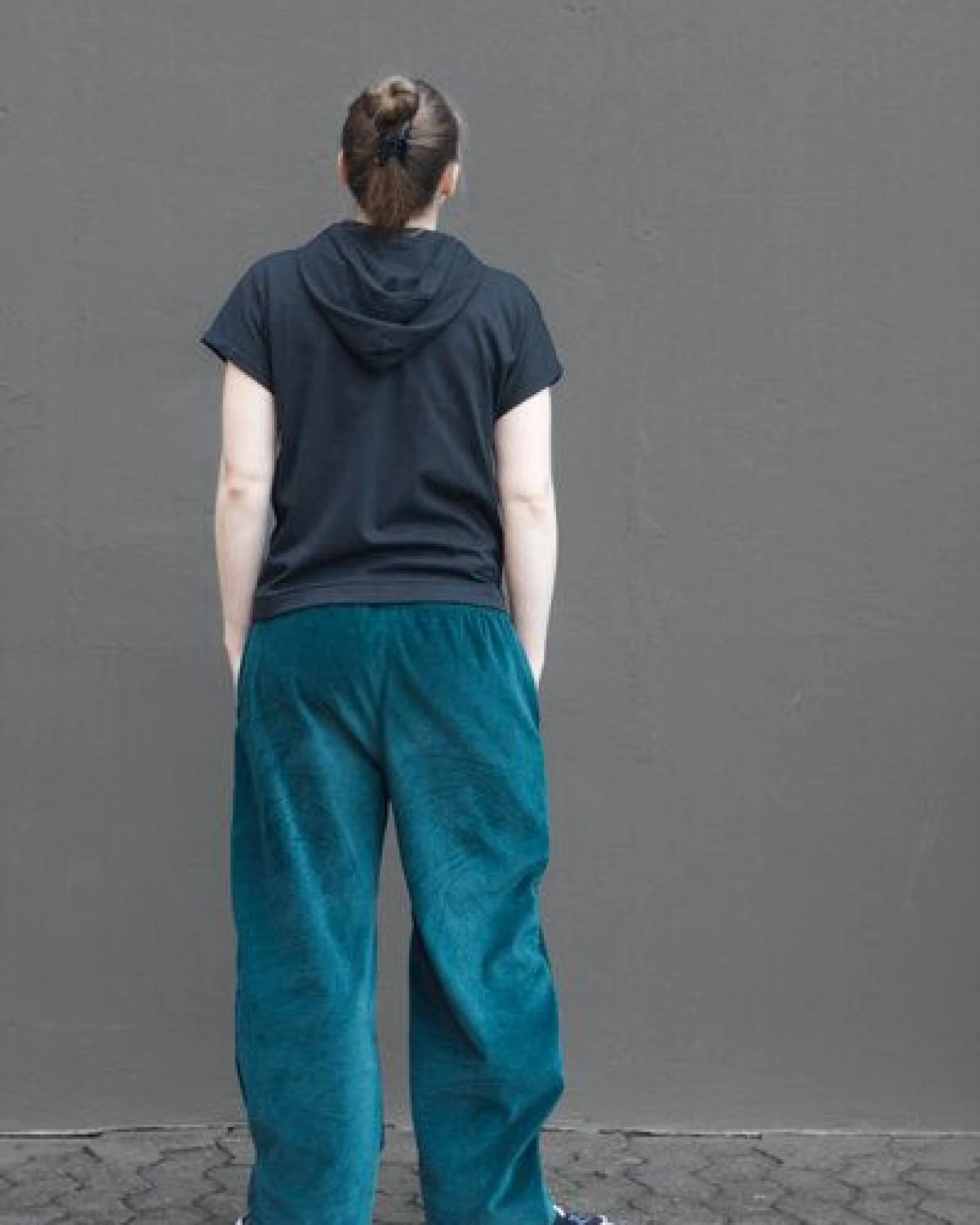 Golden Circle Clothing Barrel-Cordhose mit Gummibund – Ansicht 2