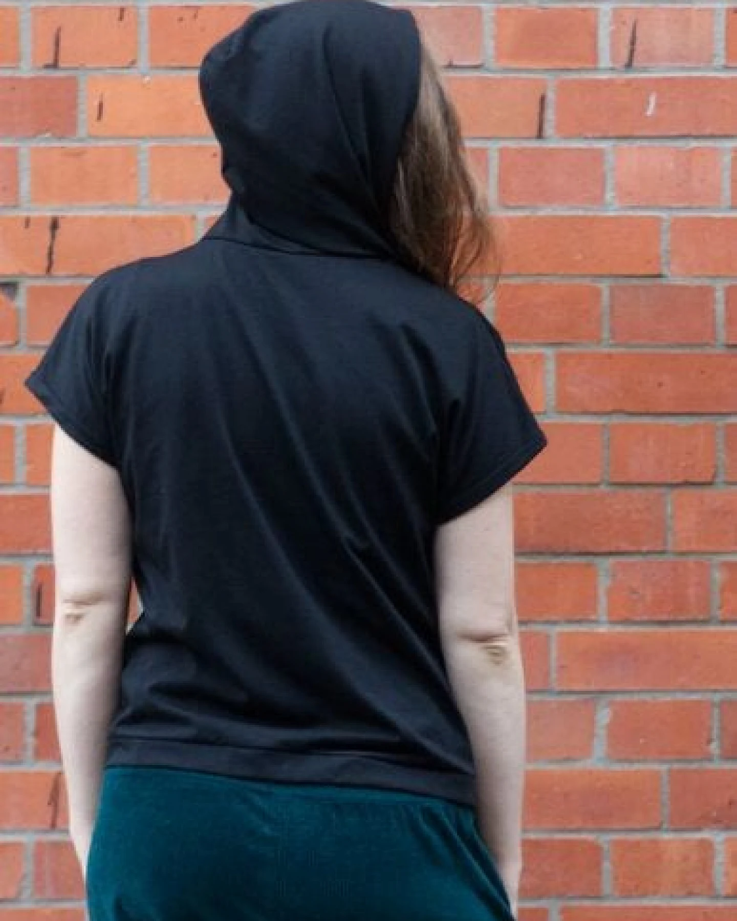 Golden Circle Clothing T-Shirt mit Kapuze aus Baumwolle (Bio) – Ansicht 2