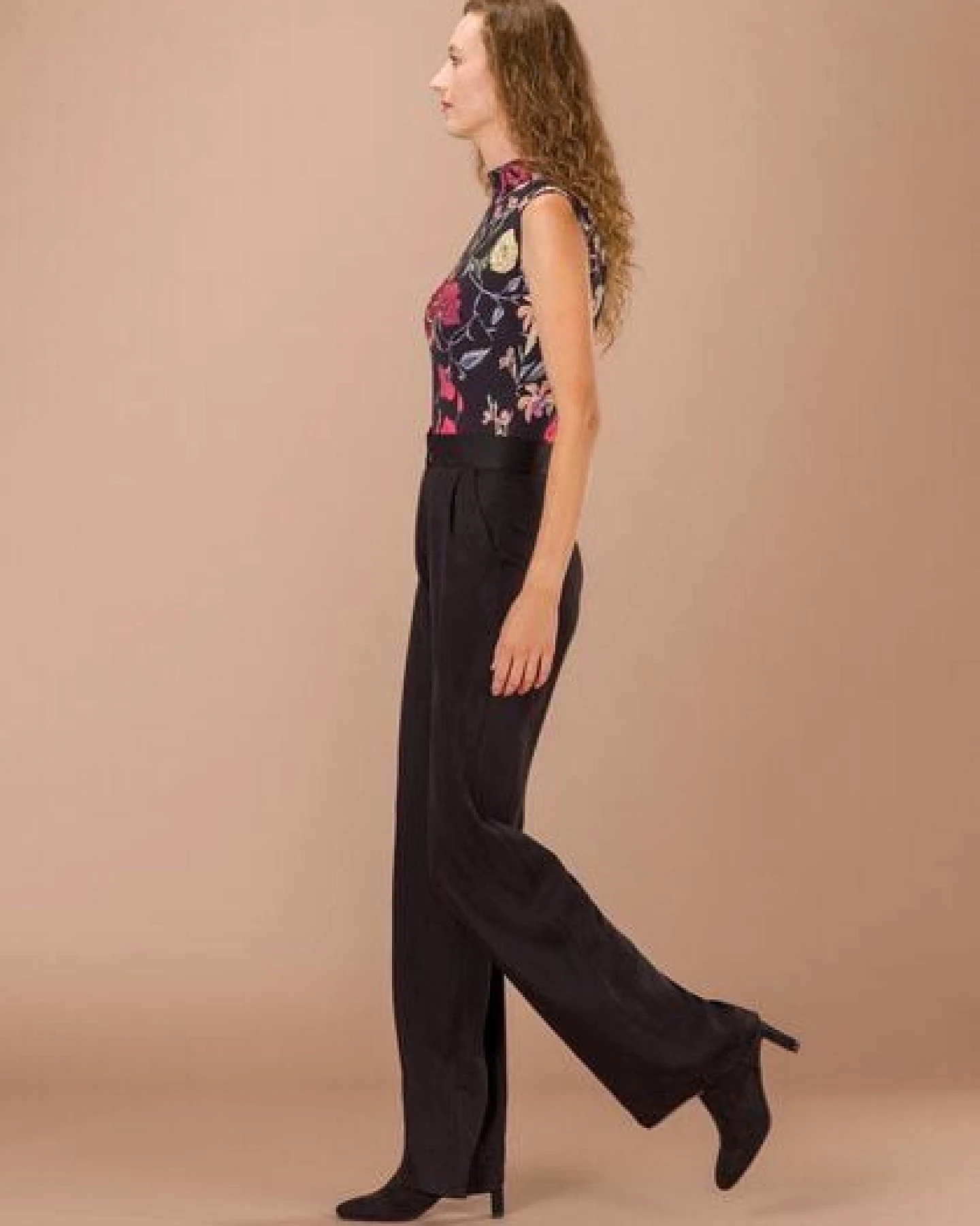 Atelier SNOW Set Ärmelloser Body + Marlenehose Elena aus Bio-Lyocell – Ansicht 4