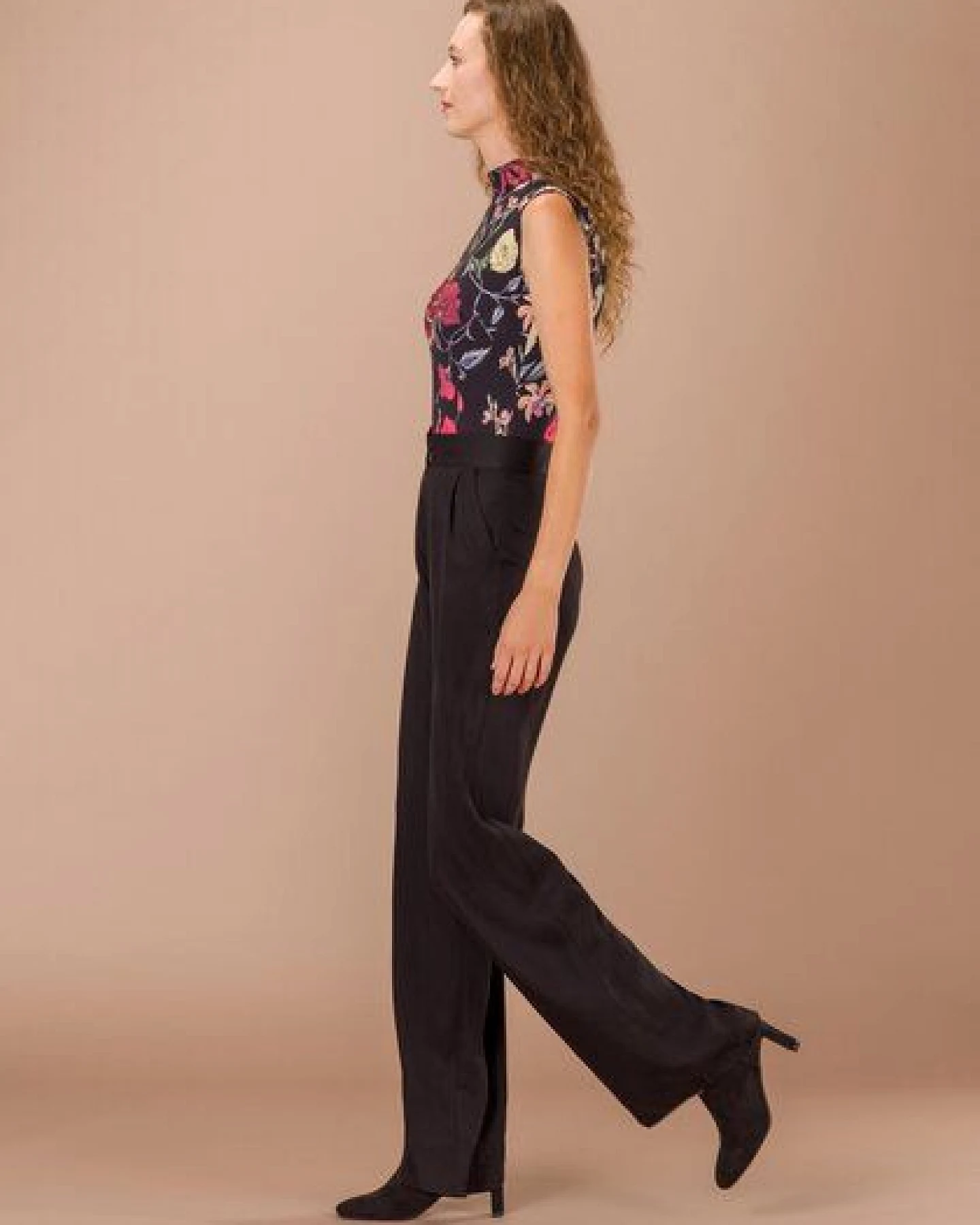 Atelier SNOW Set Ärmelloser Body + Marlenehose Elena aus Bio-Lyocell – Ansicht 3