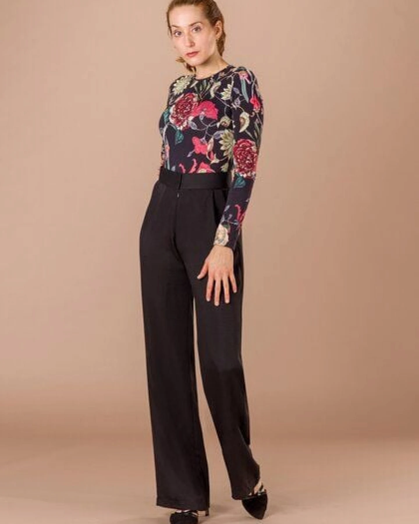 Atelier SNOW Set Langärmliger Body + Marlenehose Elena aus Bio-Lyocell – Ansicht 4