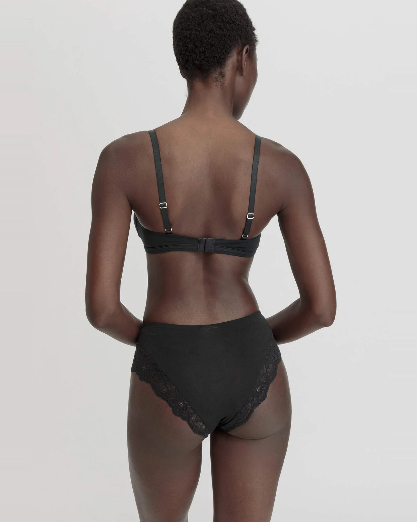 hessnatur Damen Soft BH PURE SENSE LACE aus TENCEL™ Modal - schwarz - Größe 40 – Ansicht 2