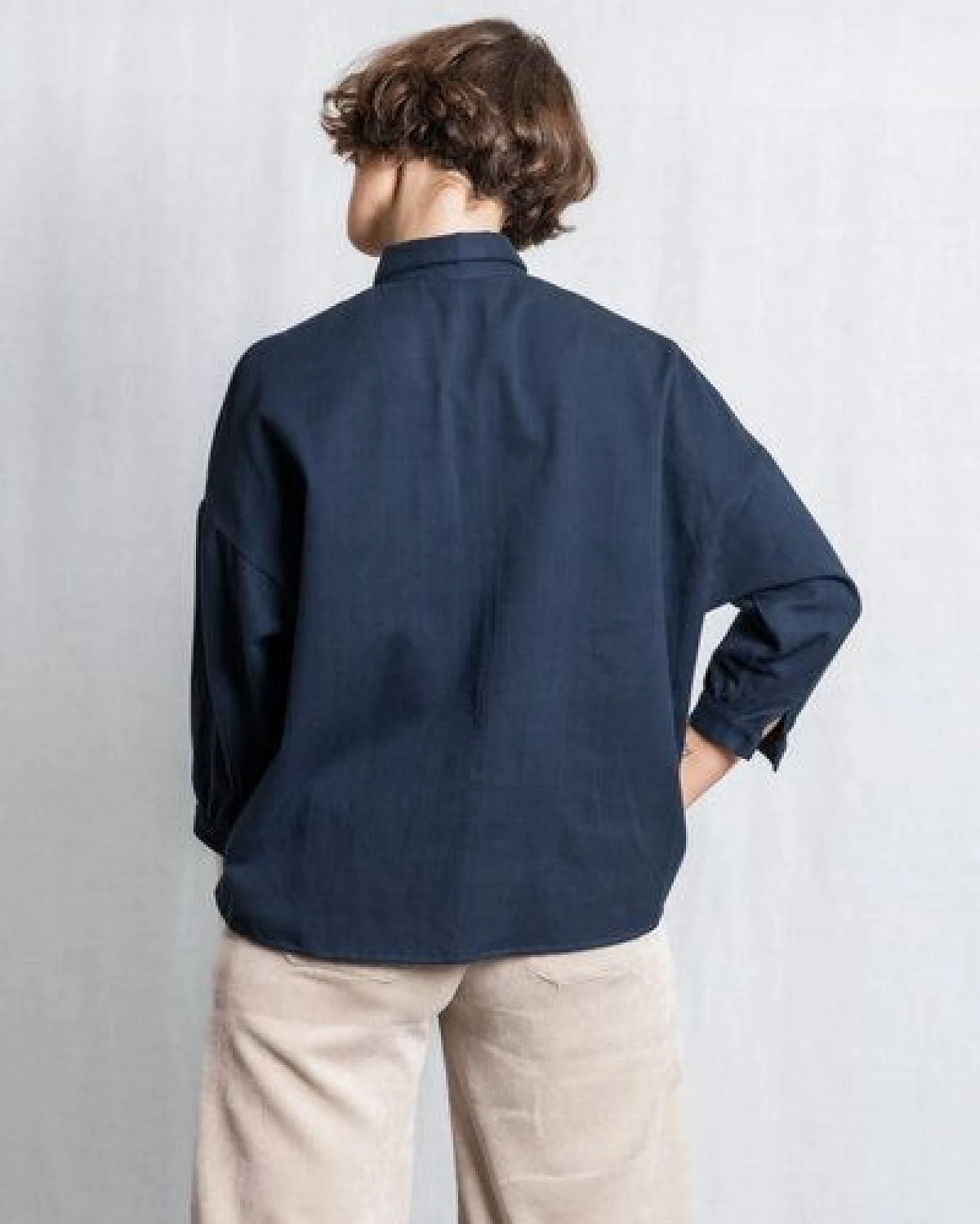 Jyoti - Fair Works Bio-Baumwoll Flanell-Bluse Mayank Grau-Blau – Ansicht 3