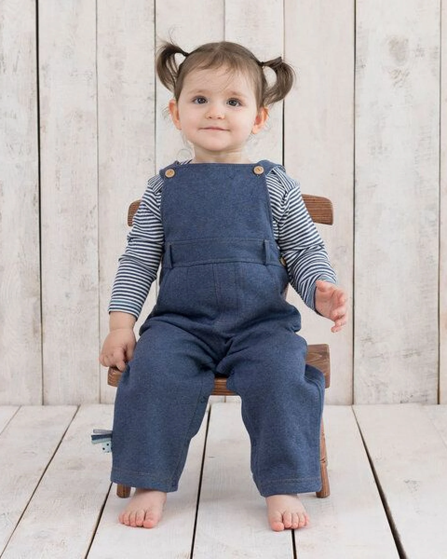 Baby-Latzhose Unisex 'OrganicEra' aus Bio-Baumwolle – Ansicht 2
