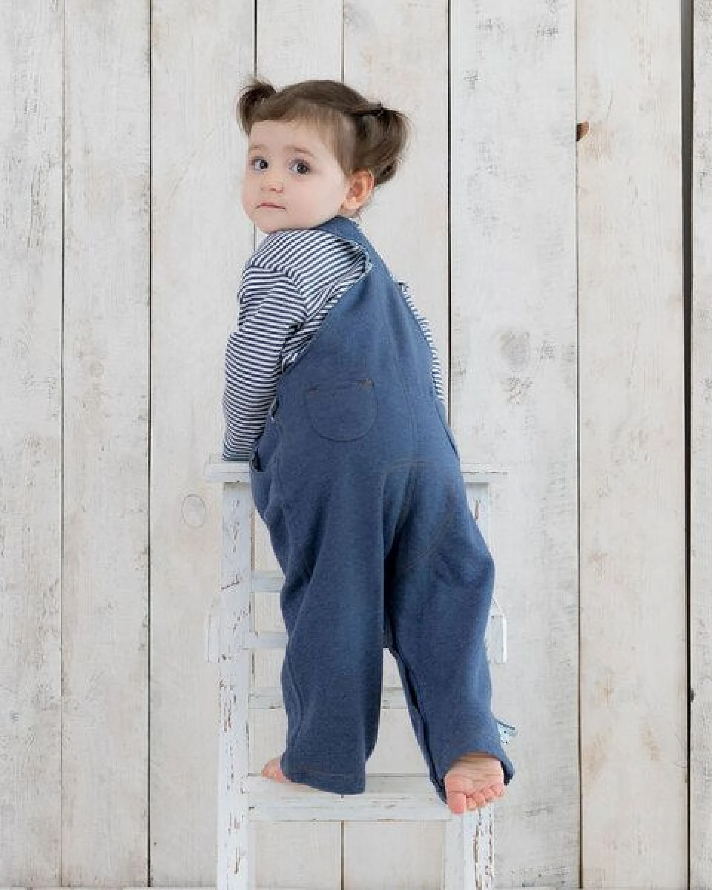 Baby-Latzhose Unisex 'OrganicEra' aus Bio-Baumwolle – Ansicht 3