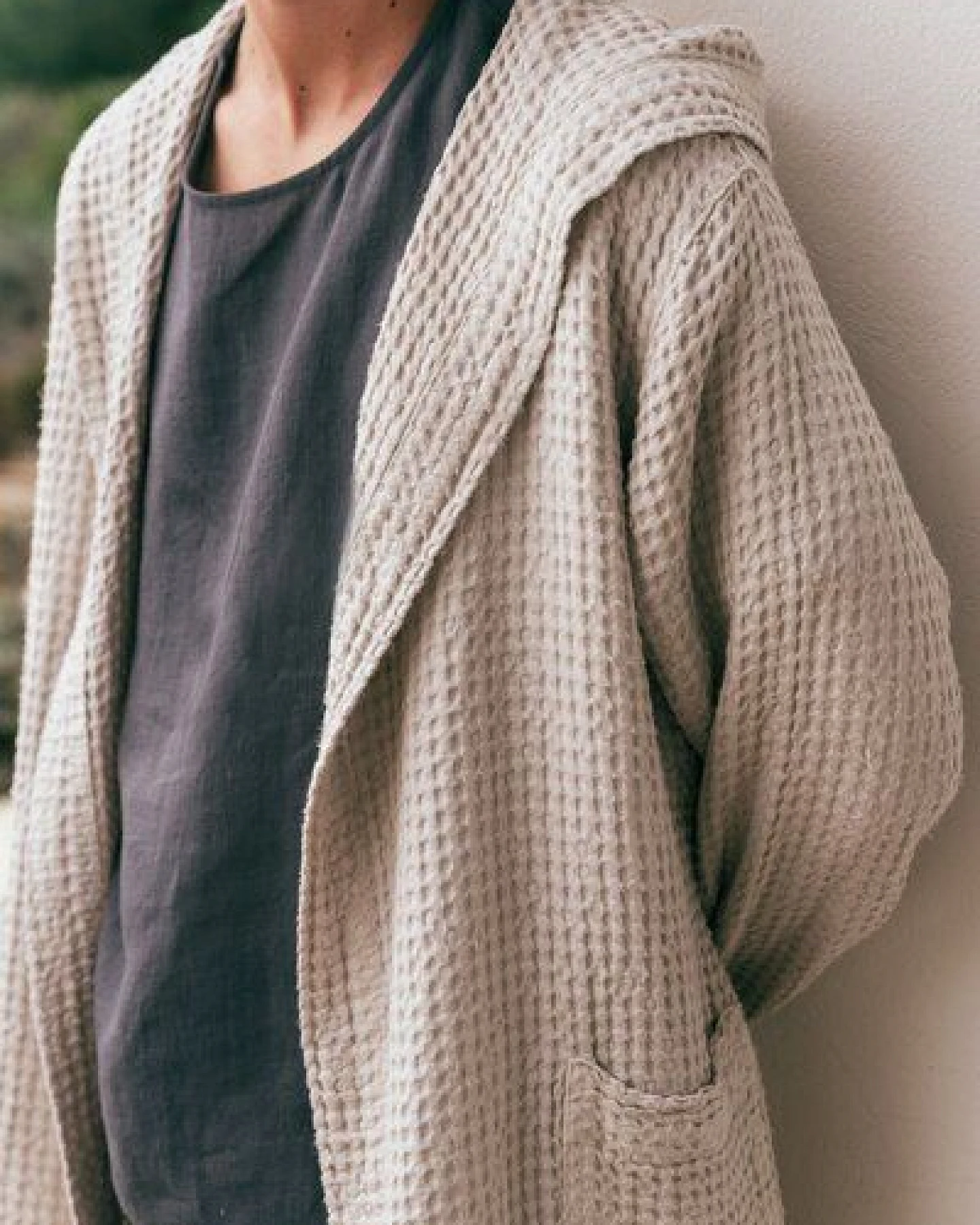 AmourLinen Wabenförmiger Bademantel für Männer – Ansicht 2