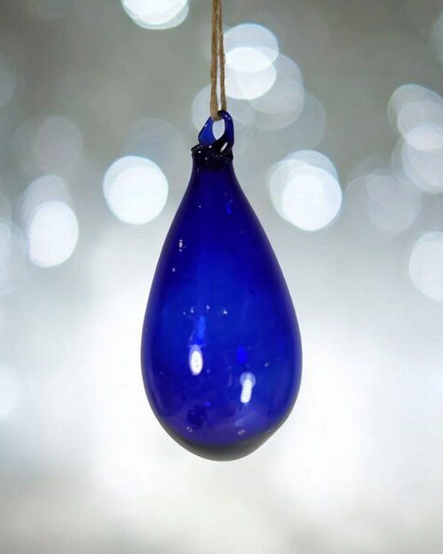 Moogoo Creative Africa Mundgeblasene Weihnachtskugel "Tropfen" – Ansicht 4