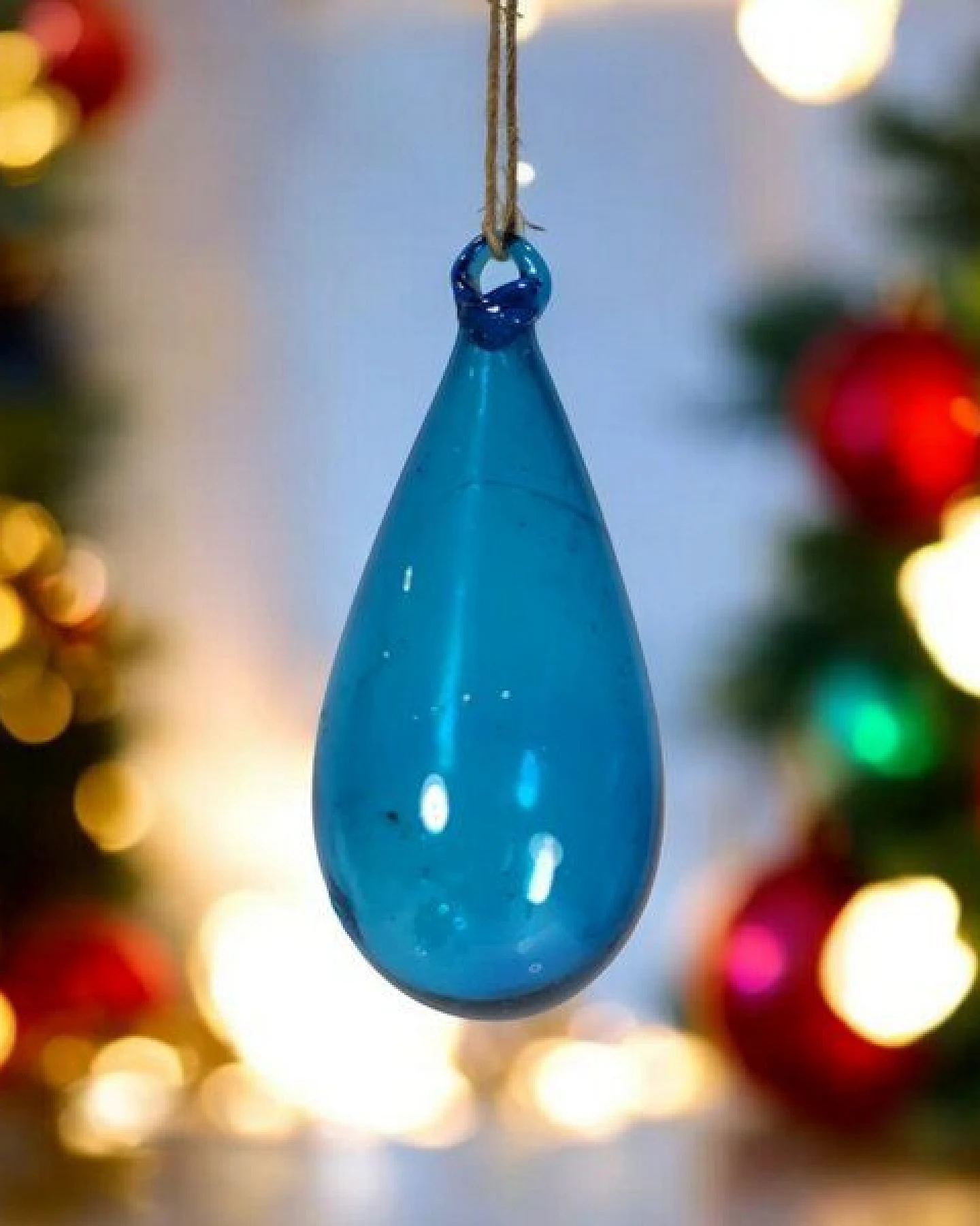 Moogoo Creative Africa Mundgeblasene Weihnachtskugel "Tropfen" – Ansicht 2