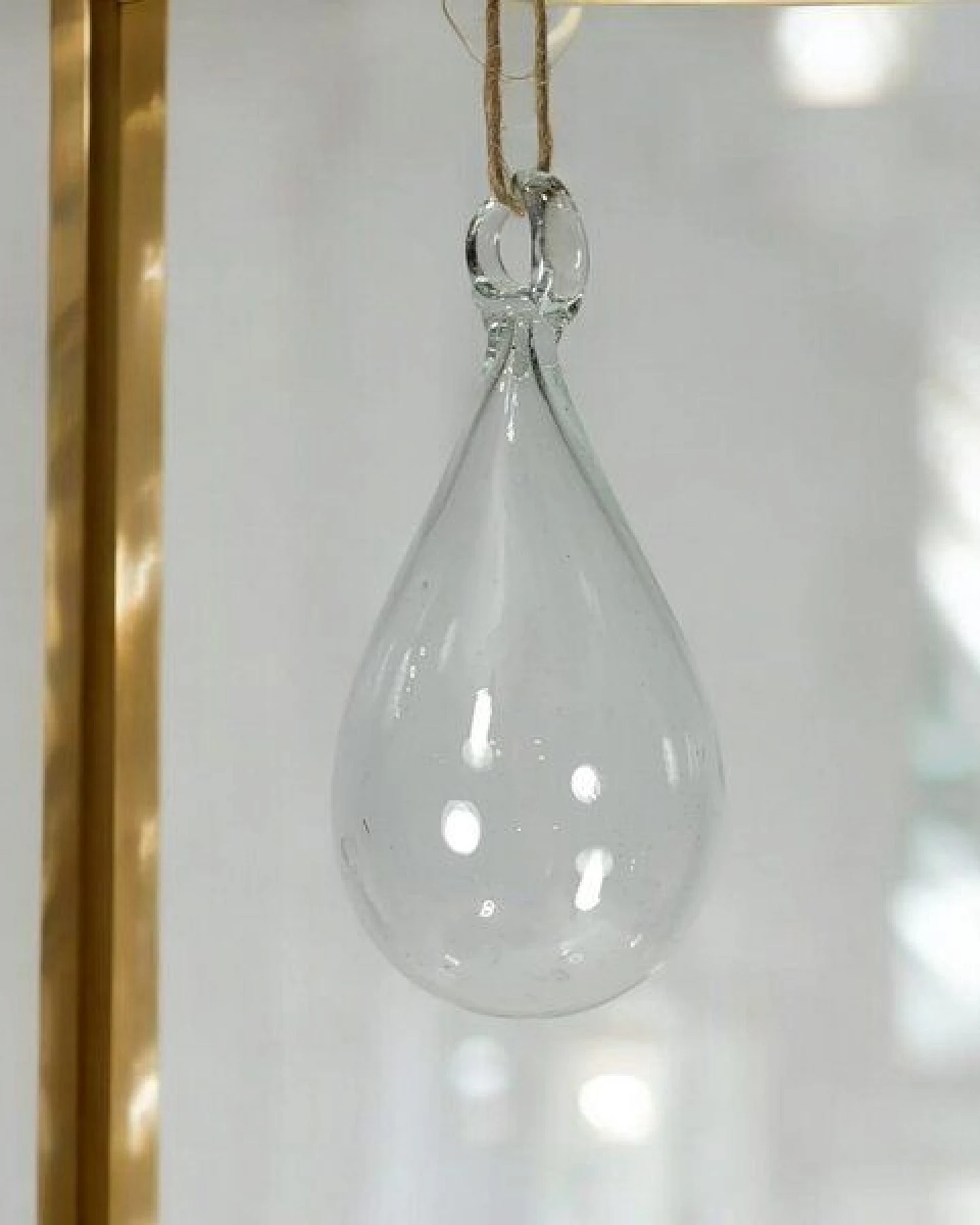 Moogoo Creative Africa Mundgeblasene Weihnachtskugel "Tropfen" – Ansicht 3