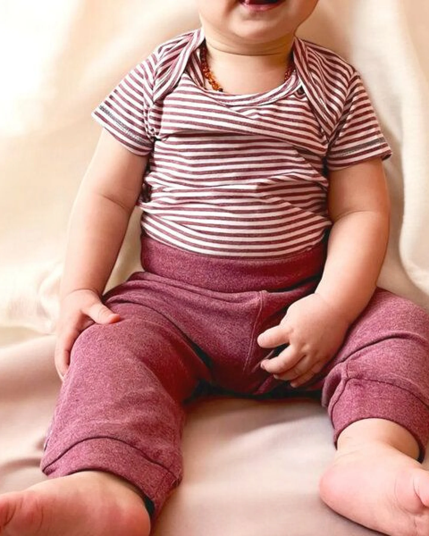 Baby-Hose mit Gummiband 'OrganicEra' aus Bio-Baumwolle – Ansicht 2
