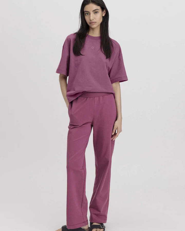 hessnatur Damen Loungehose Relaxed aus Bio-Baumwolle mit Kapok - lila - Größe 36