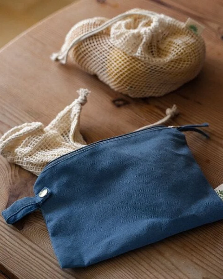 OMOM Zippertasche, Innentasche aus Bio-Baumwolle