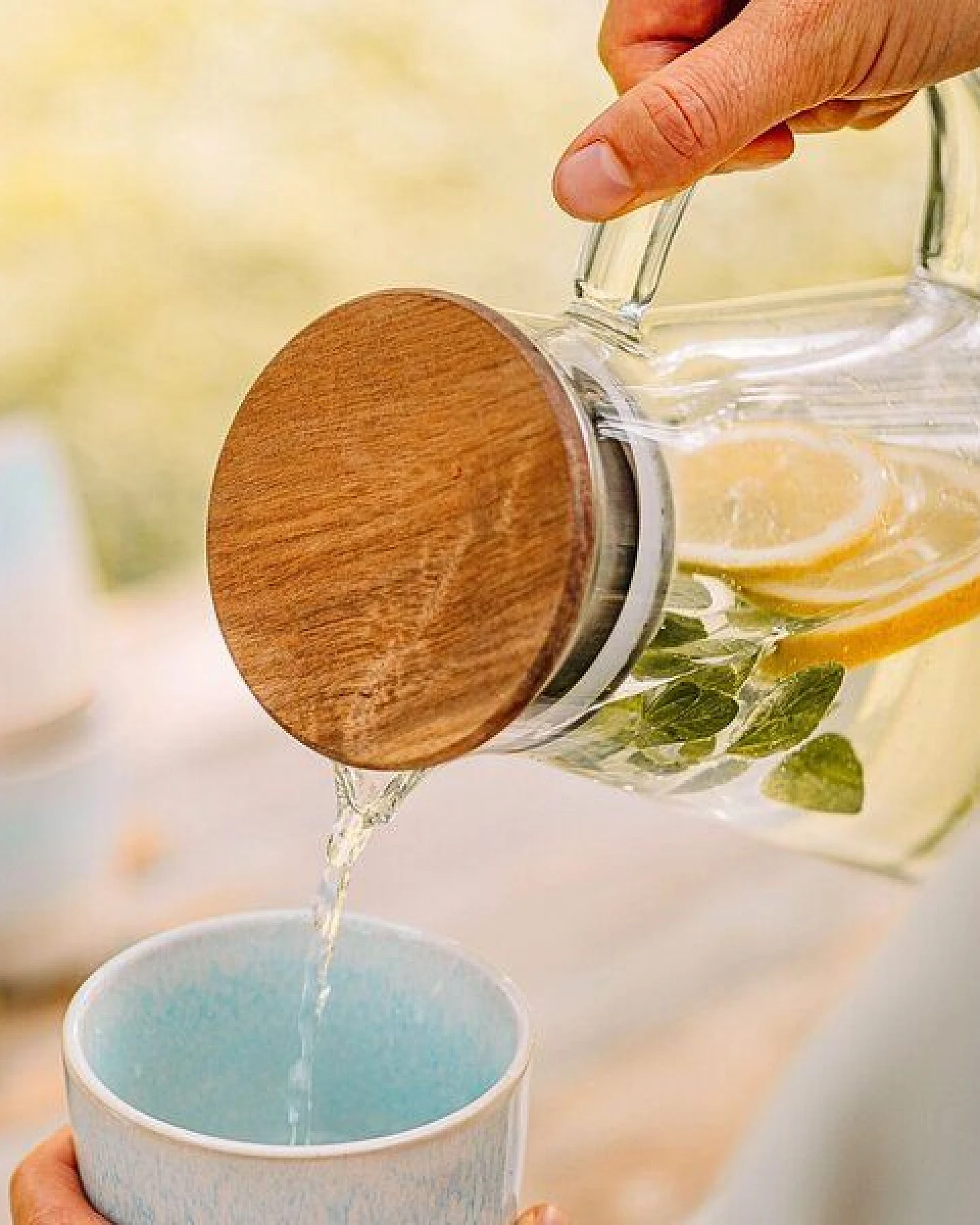 Econovo Glaskaraffe mit Holzdeckel 1,5L & 2L – Ansicht 4